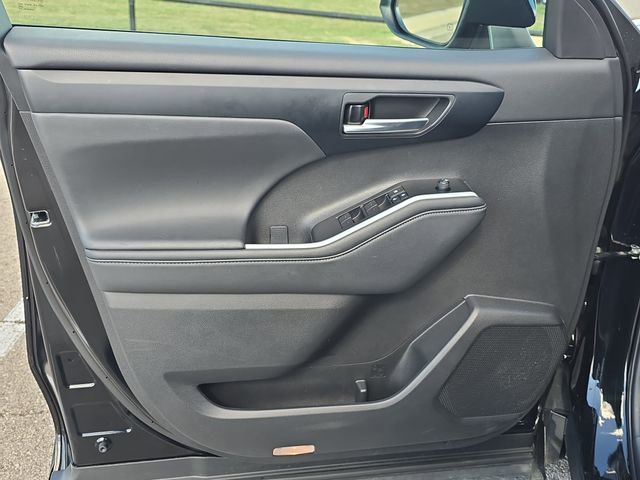 Used 2025 Toyota Highlander XSE image 28