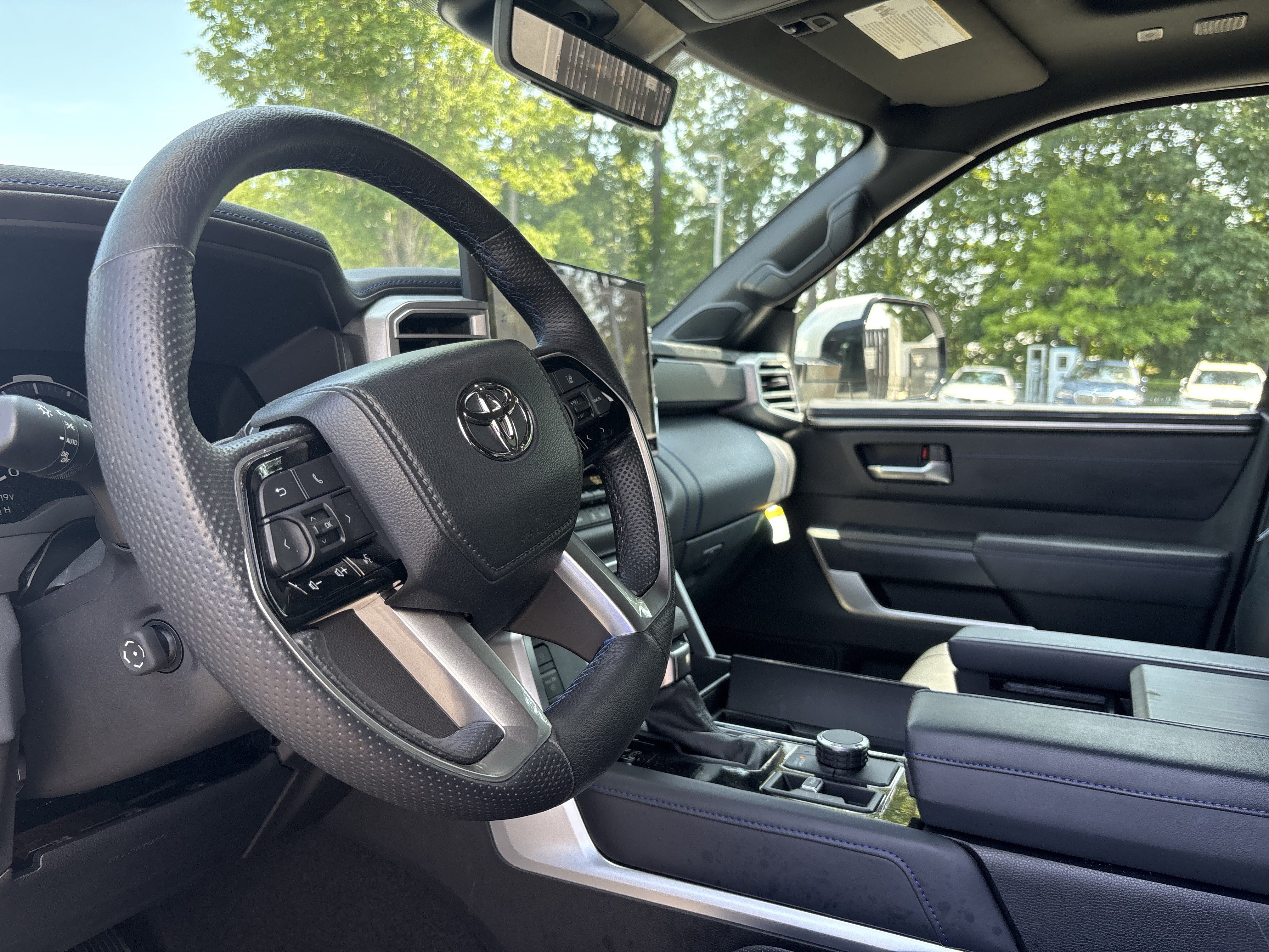 Used 2022 Toyota Tundra Platinum w/ Advanced Package AWD/4WD image 34