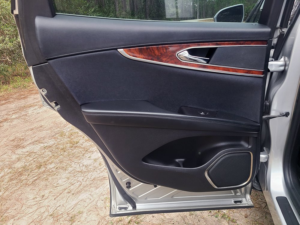 Used 2017 Lincoln MKX Reserve image 28