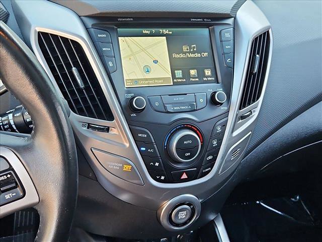 Used 2017 Hyundai Veloster Value Edition FWD image 15