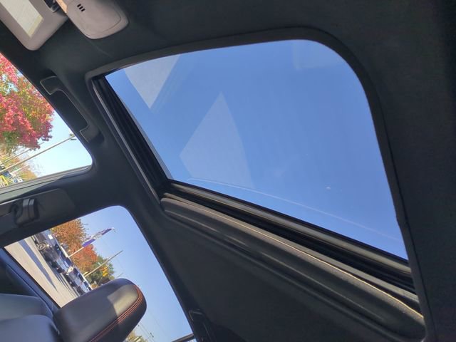 Used 2017 Toyota RAV4 SE image 16