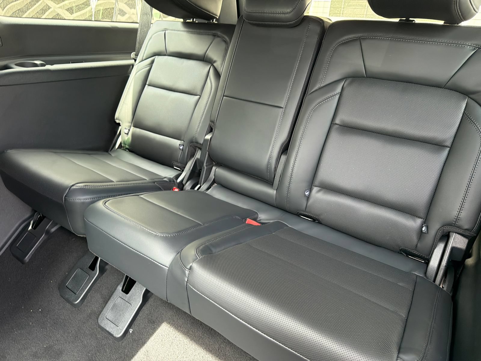 New 2026 Lincoln Navigator Reserve w/ Jet Appearance Package AWD/4WD image 18