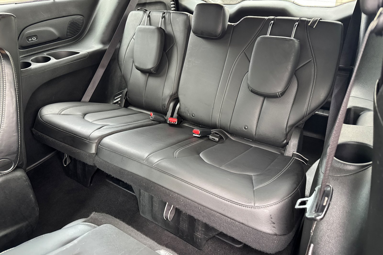 Used 2021 Chrysler Pacifica Touring-L w/ Uconnect Theater Family Group FWD image 15