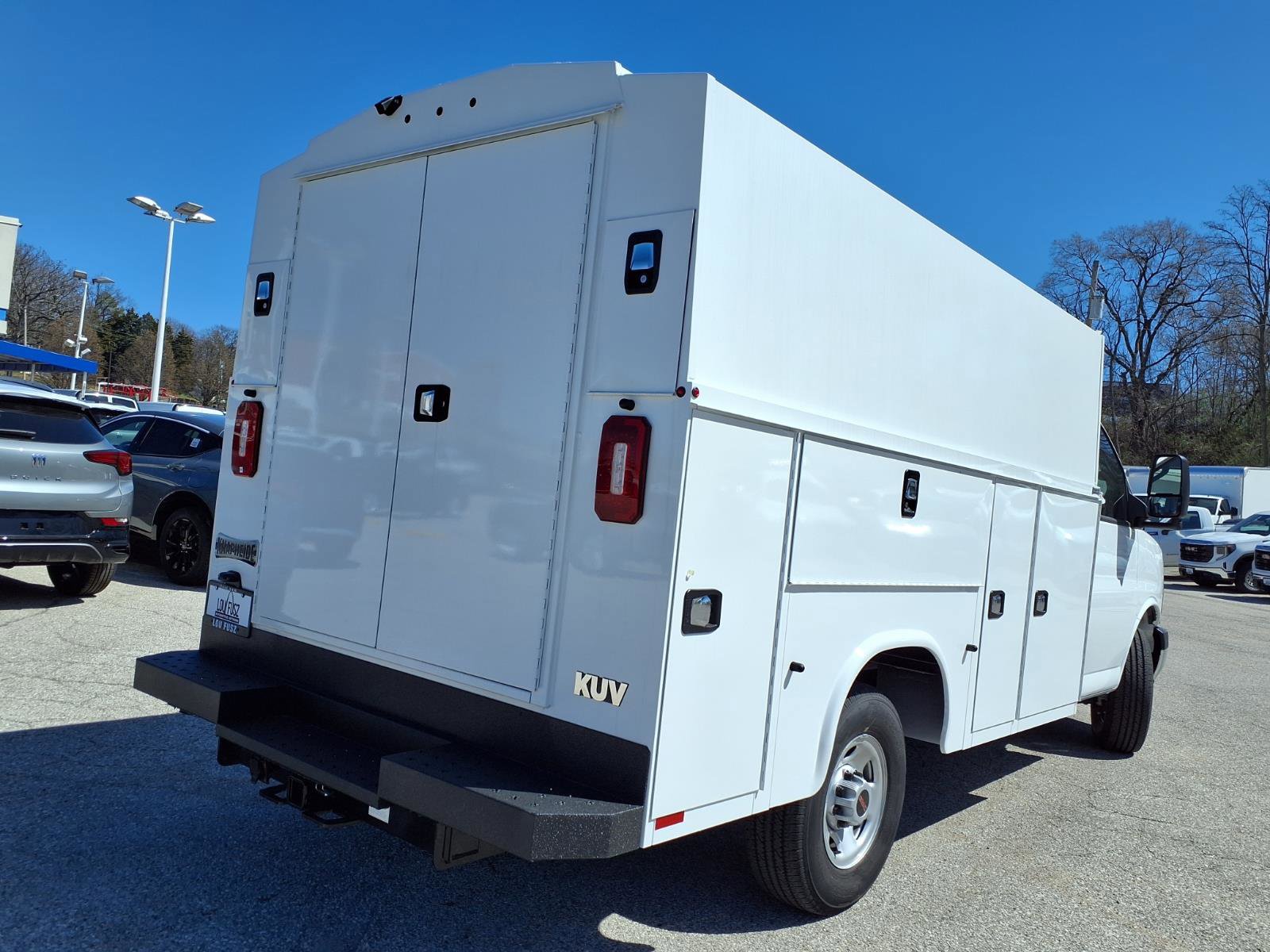 New 2025 GMC Savana 3500 w/ Power Convenience Package RWD image 22
