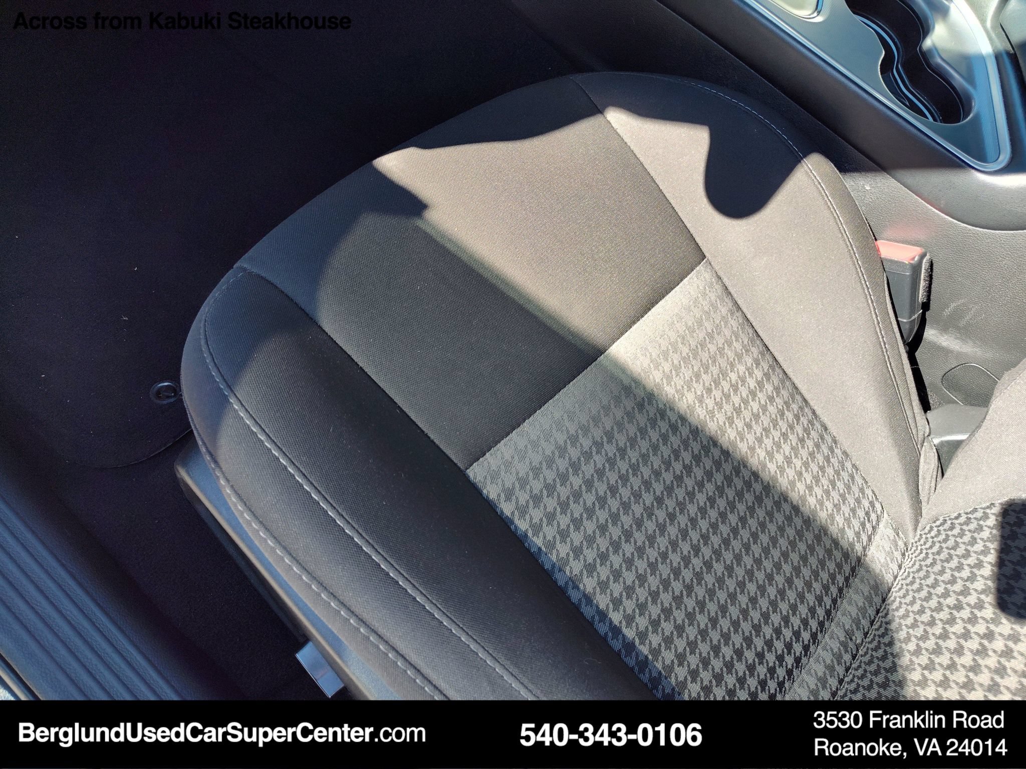Used 2022 Dodge Challenger GT RWD image 18