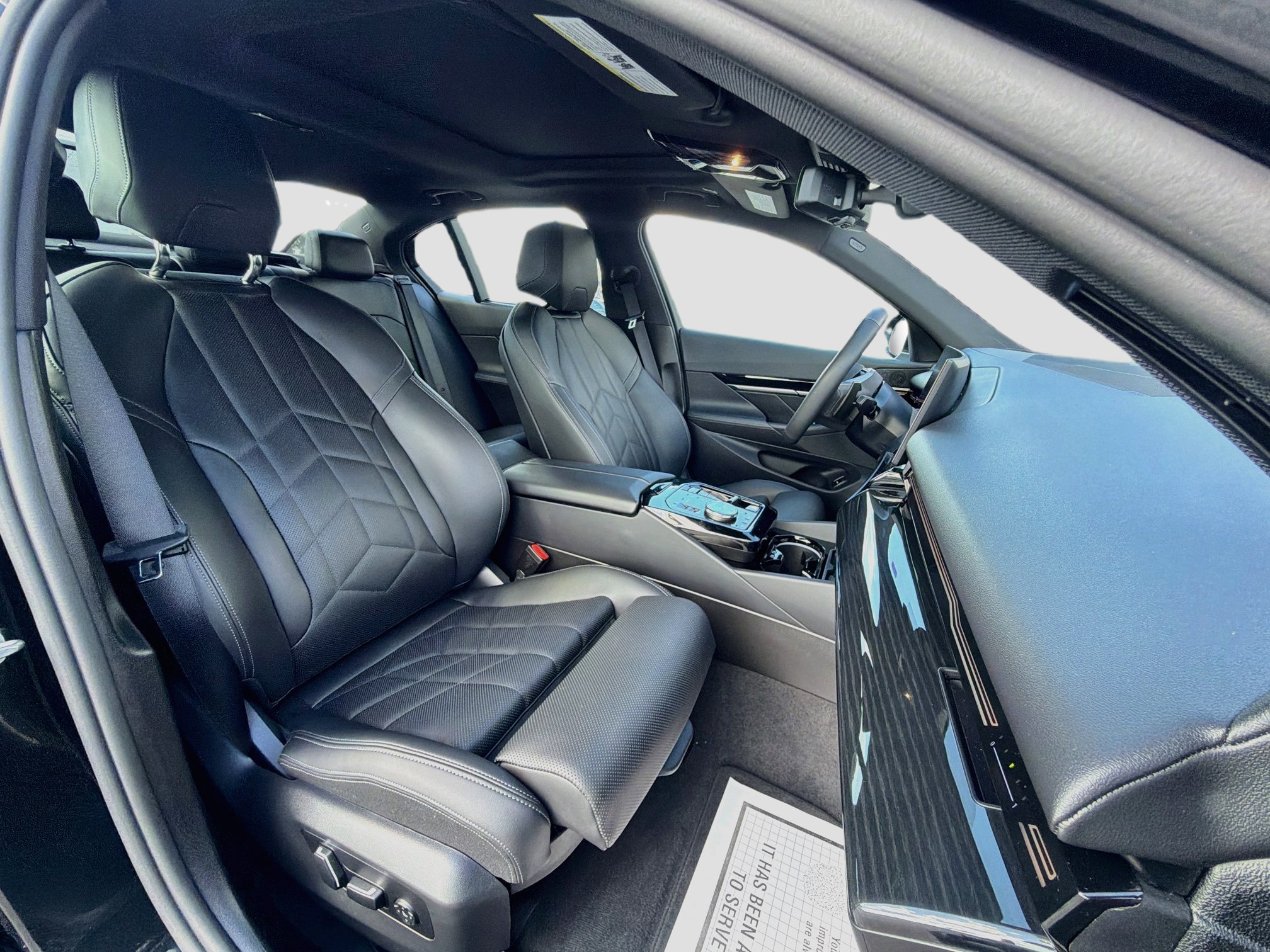 Used 2025 BMW 530i RWD image 15