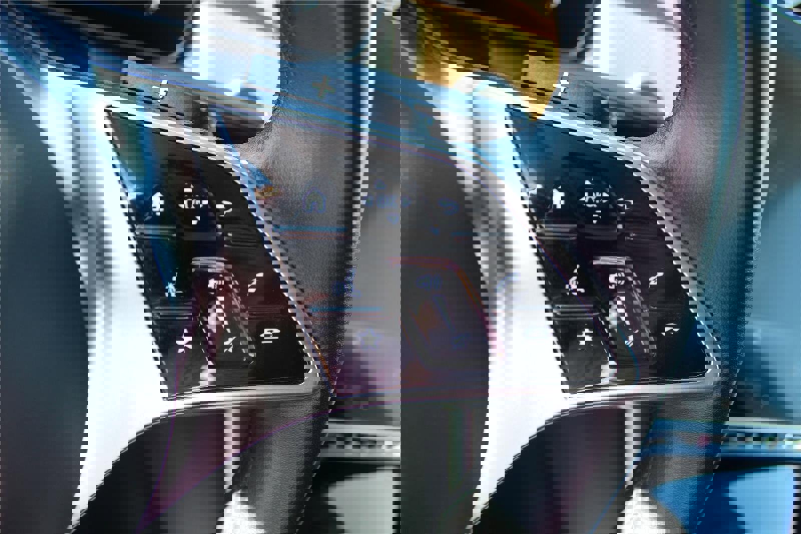 Used 2024 Mercedes-Benz GLC 300 4MATIC image 30