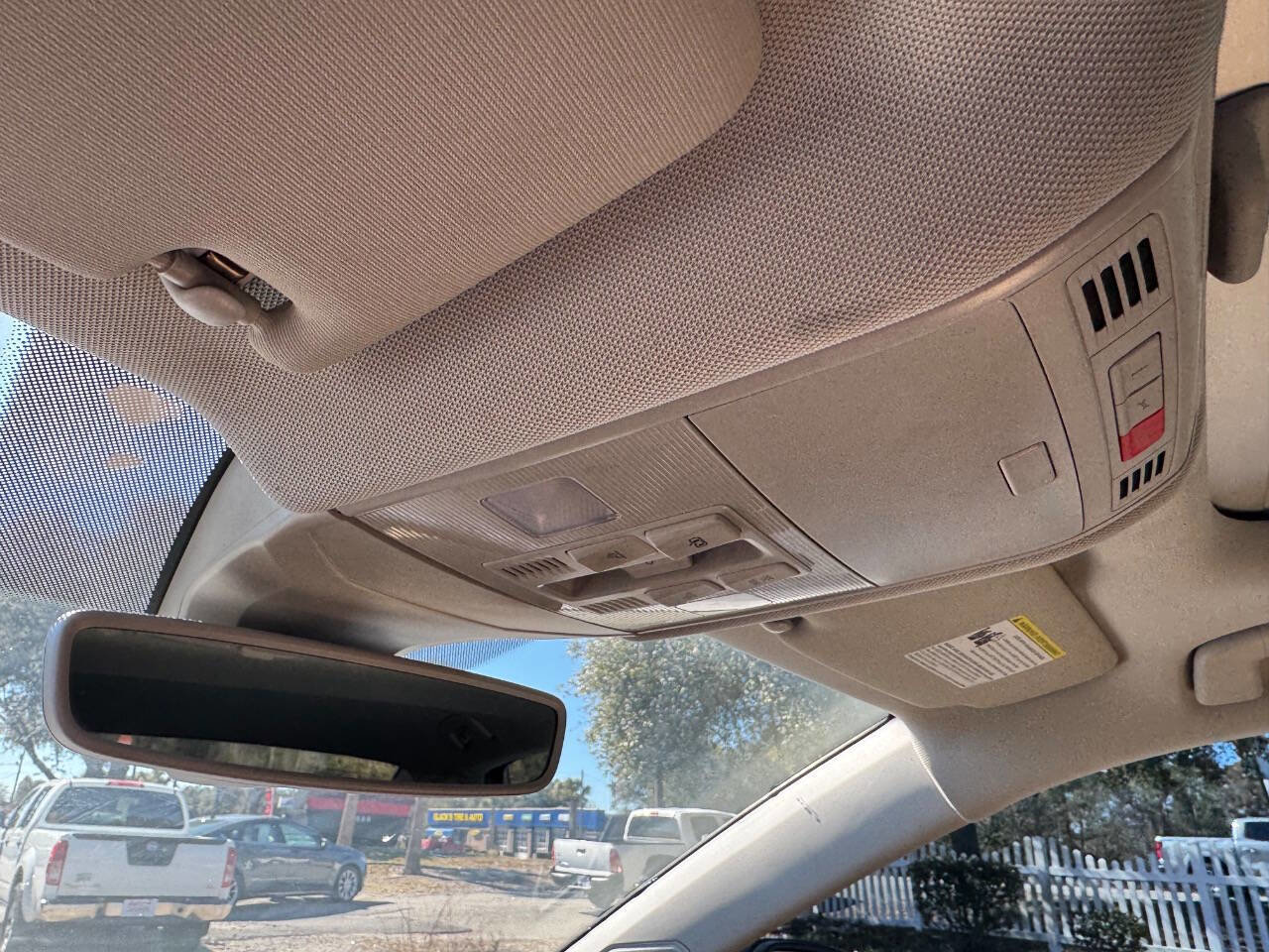 Used 2019 Volkswagen Jetta SEL Premium image 23