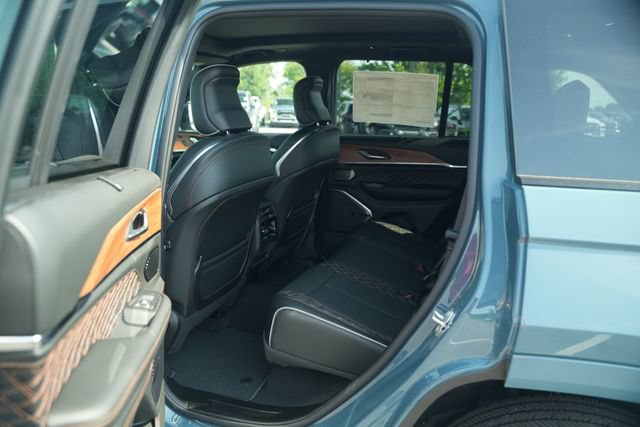New 2026 Jeep Grand Cherokee Summit w/ MOPAR Finishing Package AWD/4WD image 14