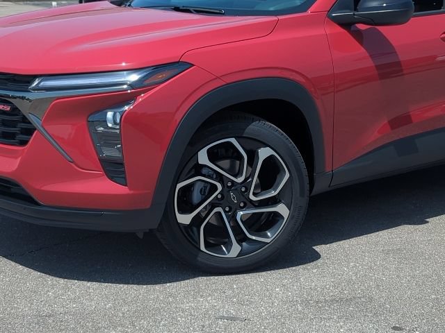 New 2026 Chevrolet Trax RS w/ Driver Confidence Package FWD image 2