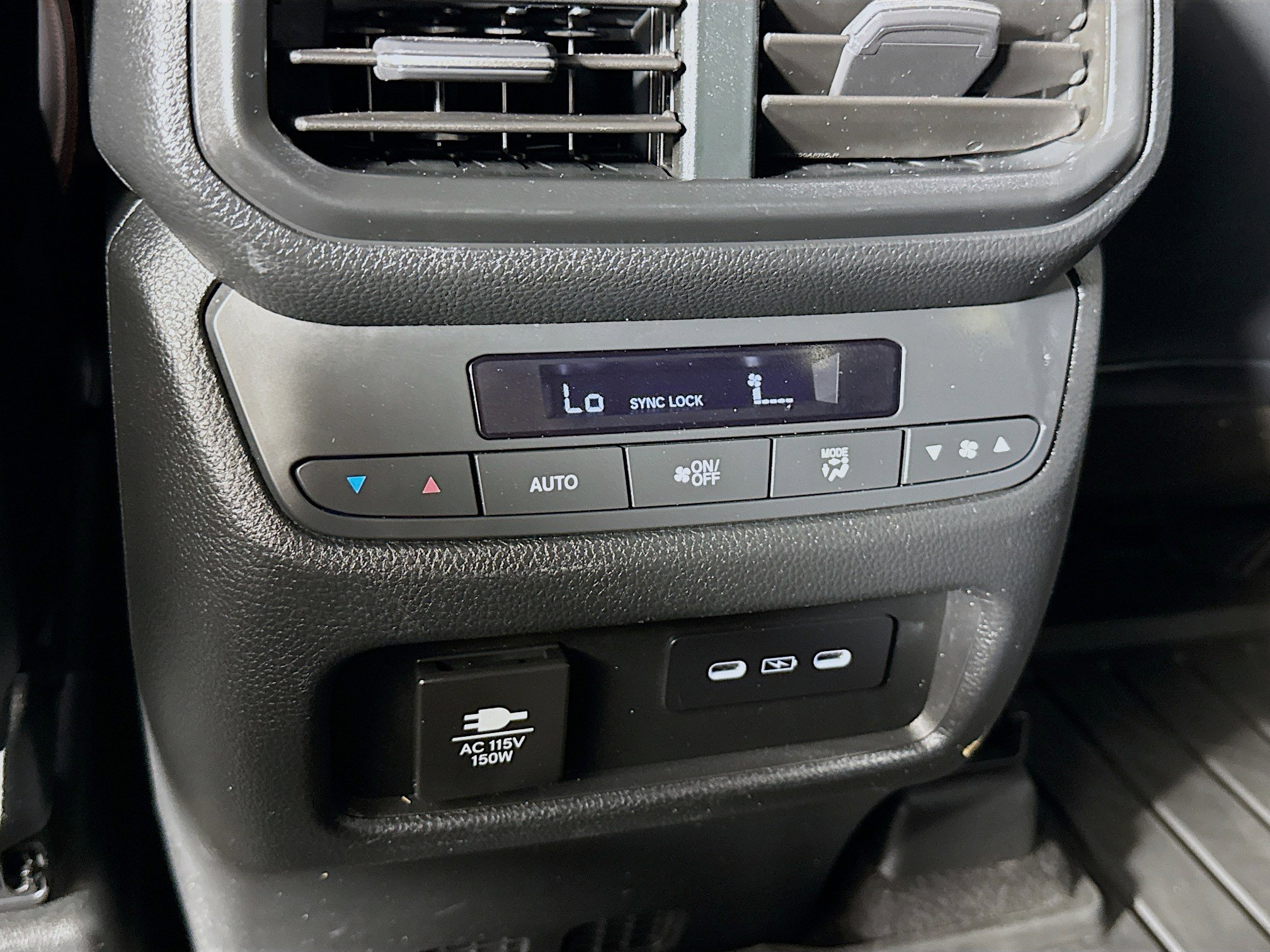 Certified 2024 Honda Pilot TrailSport image 30