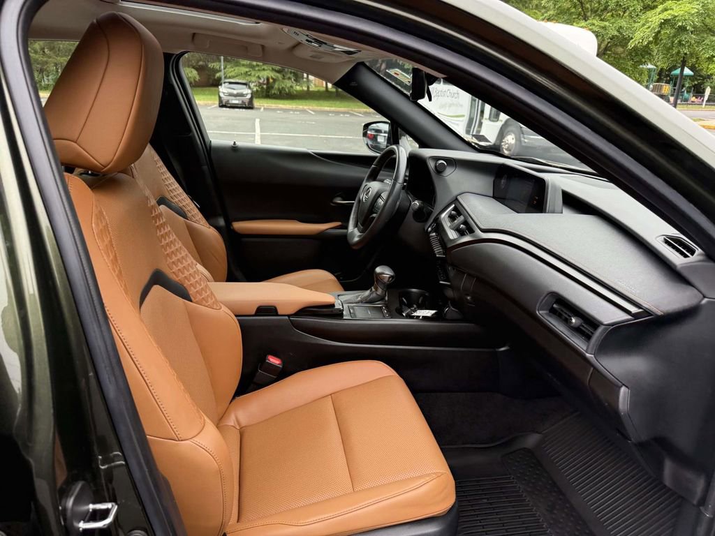 Used 2020 Lexus UX 250h w/ Premium Package AWD/4WD image 14