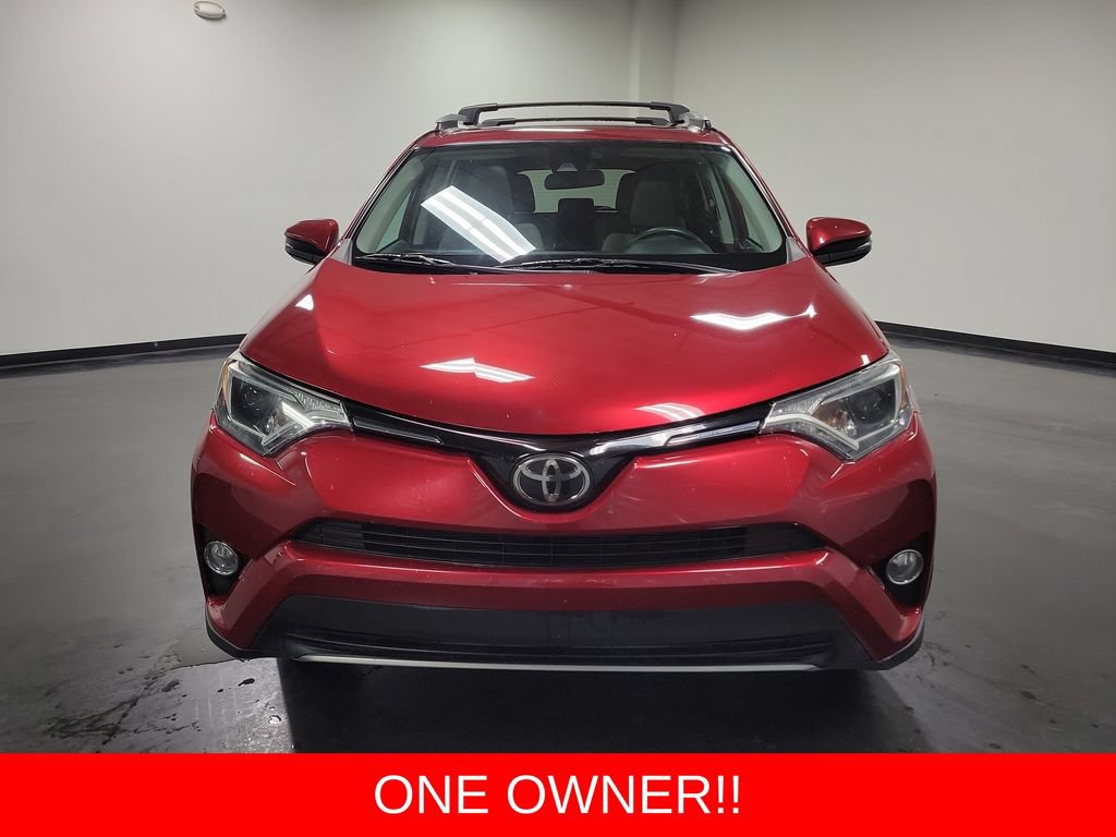 Used 2018 Toyota RAV4 XLE AWD/4WD image 2