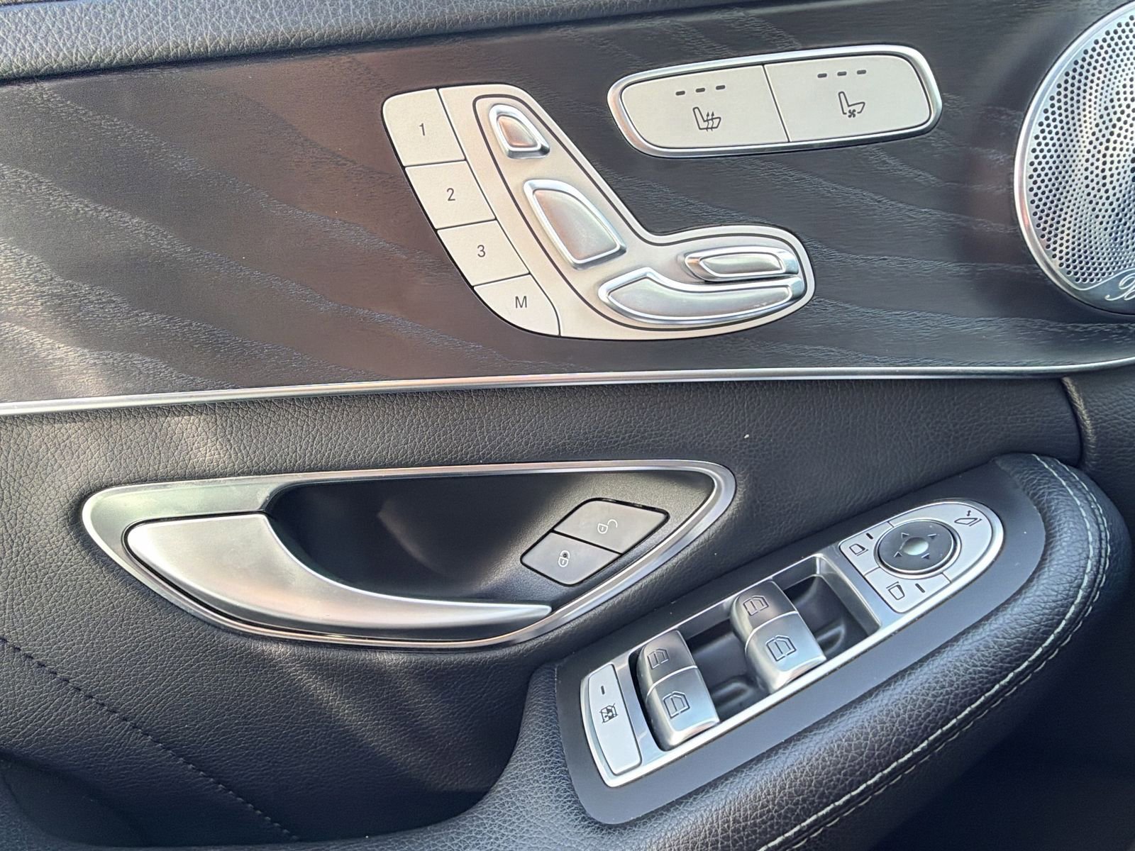 Used 2015 Mercedes-Benz C 400 4MATIC image 23