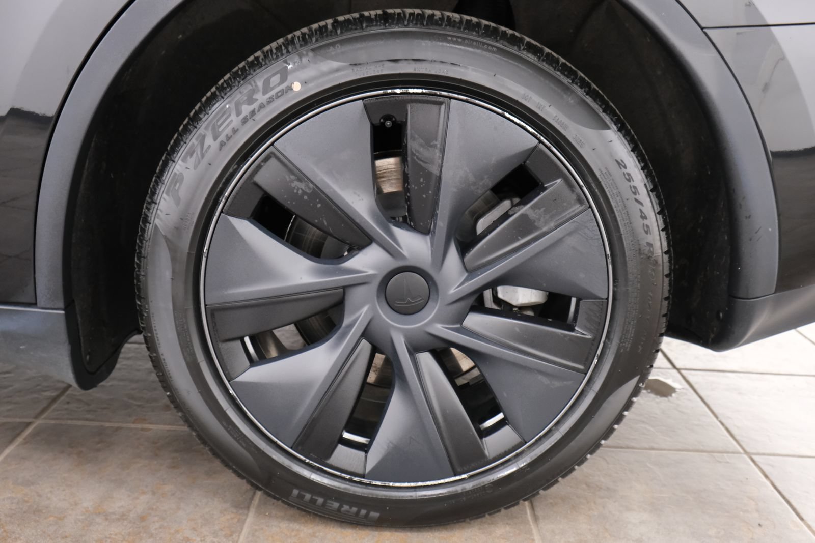 Used 2024 Tesla Model Y Long Range AWD/4WD image 34
