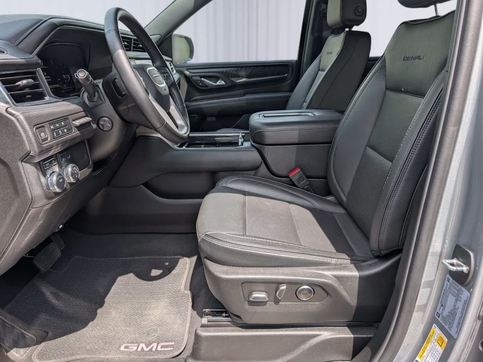 Certified 2024 GMC Yukon XL Denali AWD/4WD image 17