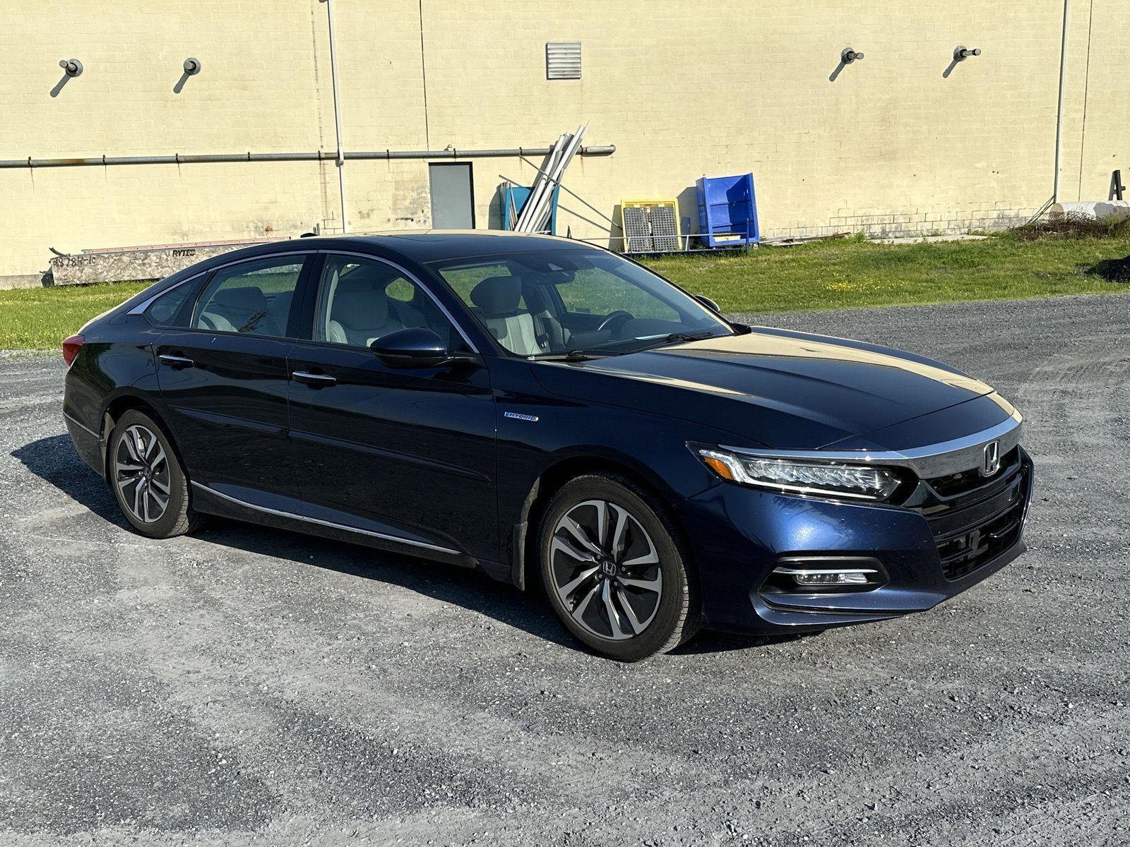 Used 2020 Honda Accord Touring image 2