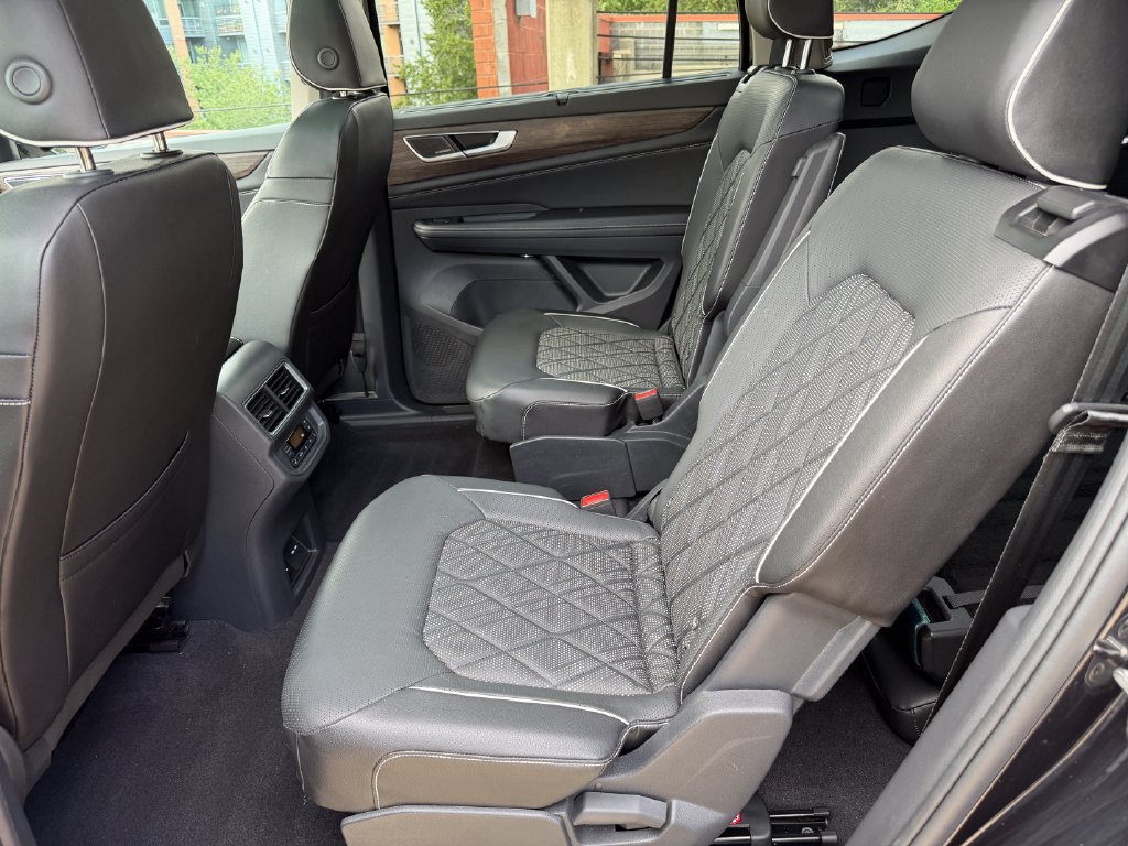 Certified 2024 Volkswagen Atlas SEL Premium R-Line AWD/4WD image 25
