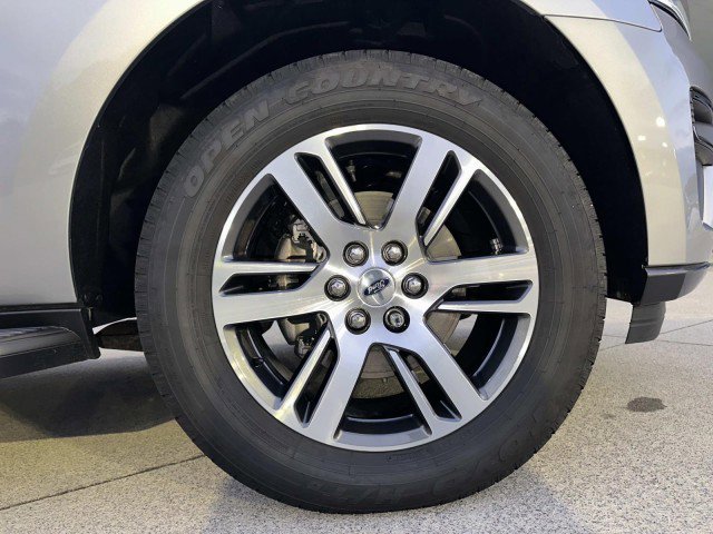 Used 2024 Ford Expedition Max XLT image 12