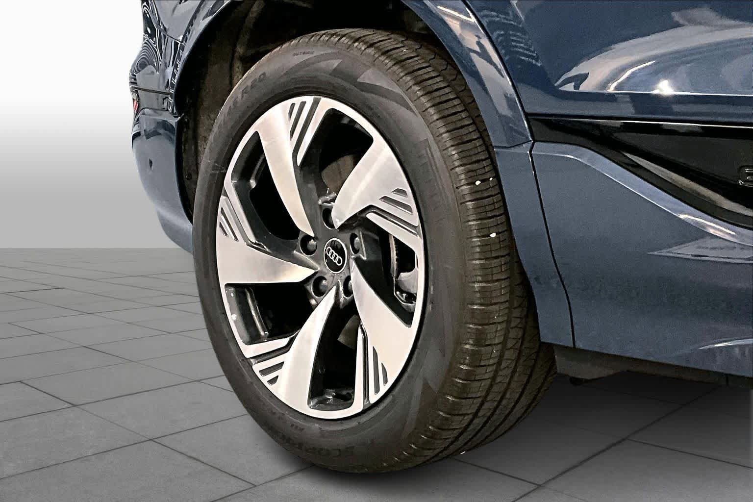 New 2025 Audi Q6 e-tron Premium AWD/4WD image 11