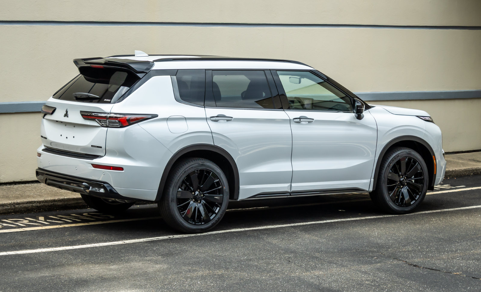New 2026 Mitsubishi Outlander SEL Black Edition AWD/4WD image 8