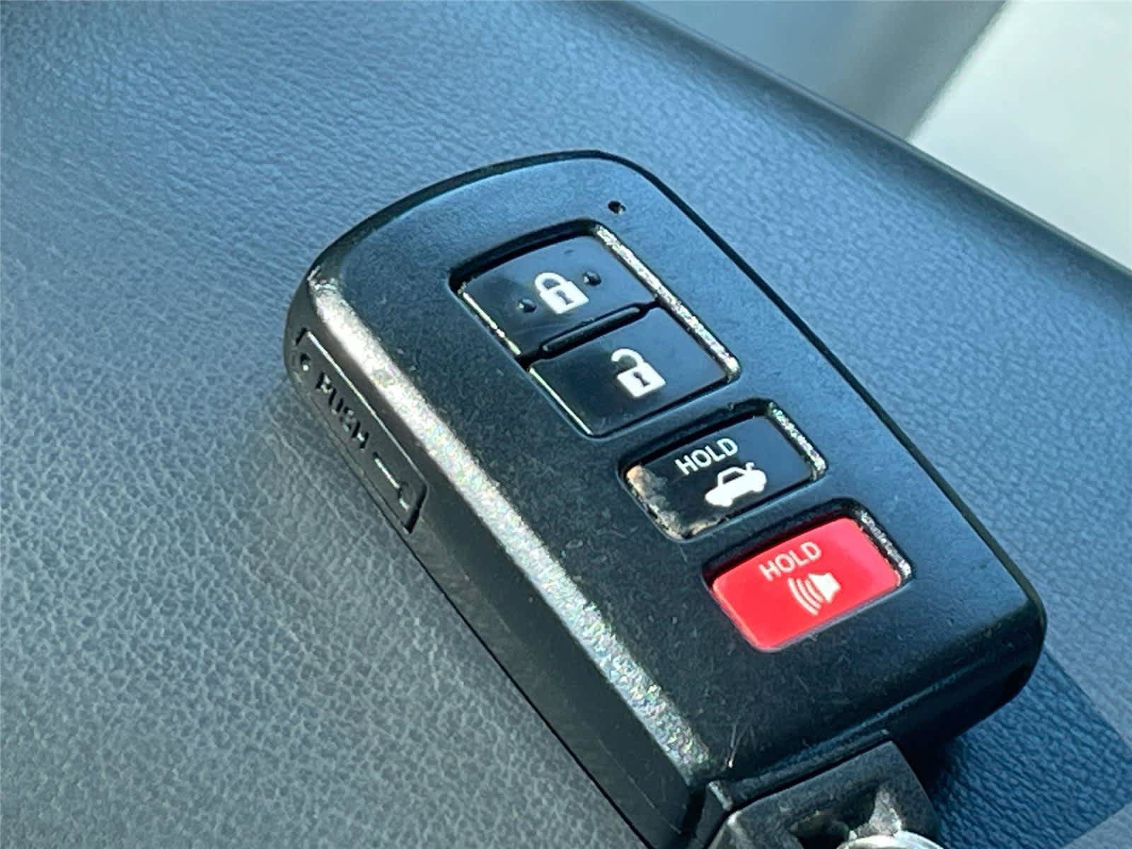 Used 2013 Toyota Avalon XLE Touring FWD image 22