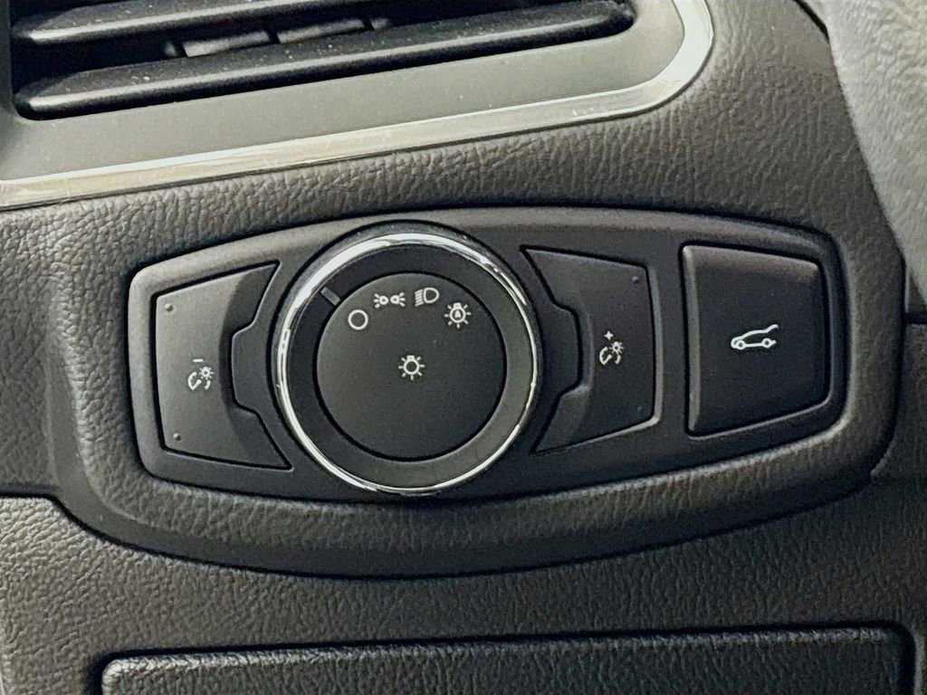 Used 2018 Ford Edge Titanium w/ Equipment Group 302A image 13