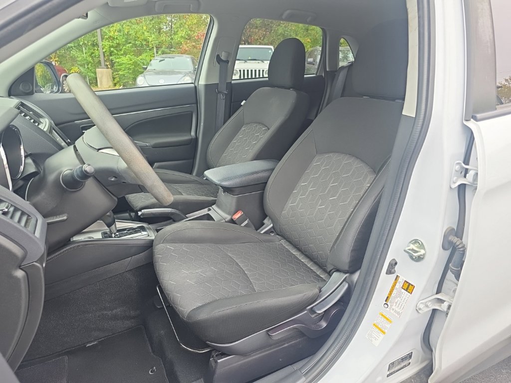 Used 2022 Mitsubishi Outlander Sport ES AWD/4WD image 13