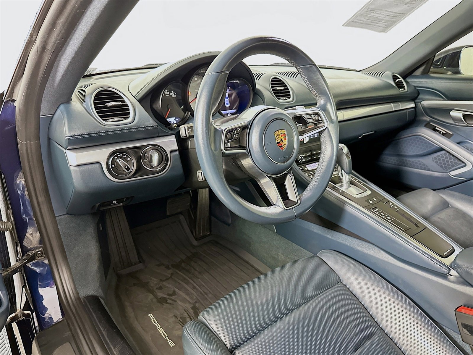 Used 2018 Porsche 718 Cayman image 9