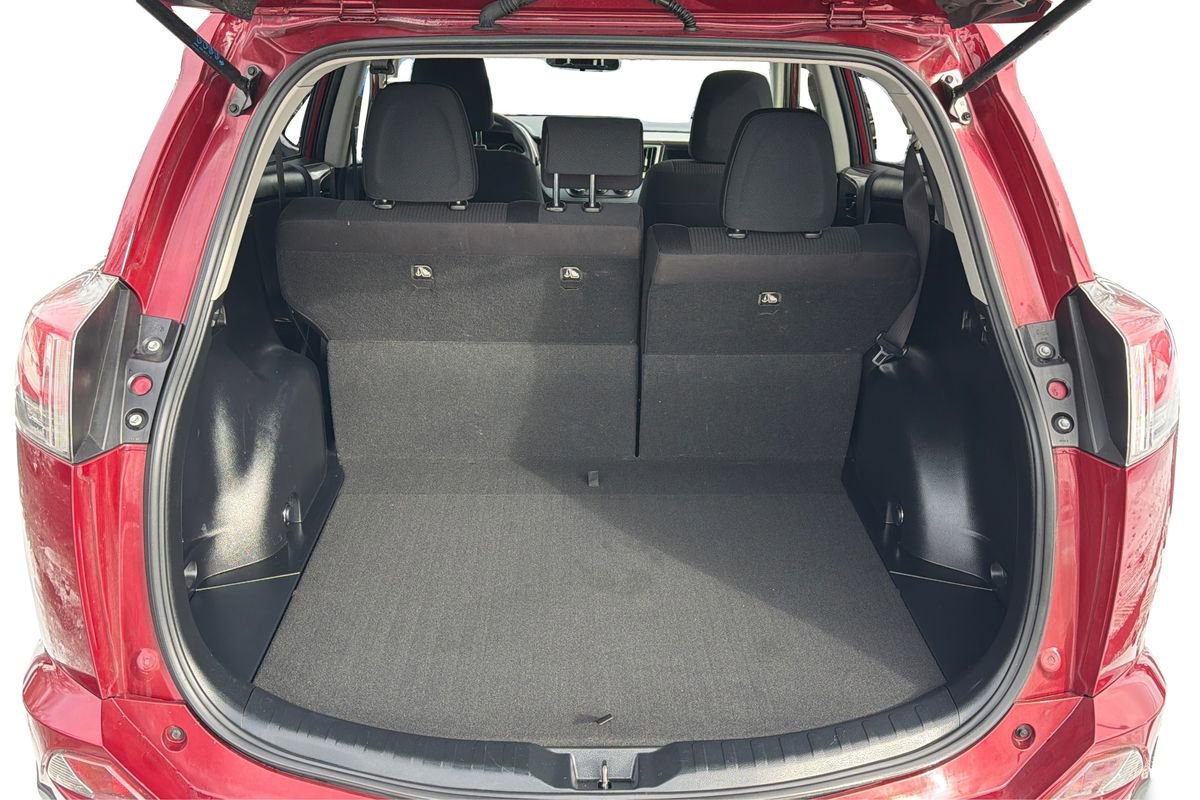 Used 2018 Toyota RAV4 LE w/ All Weather Liner Package image 11