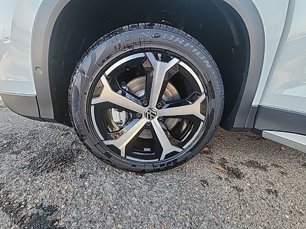 New 2026 Volkswagen Tiguan SE image 25