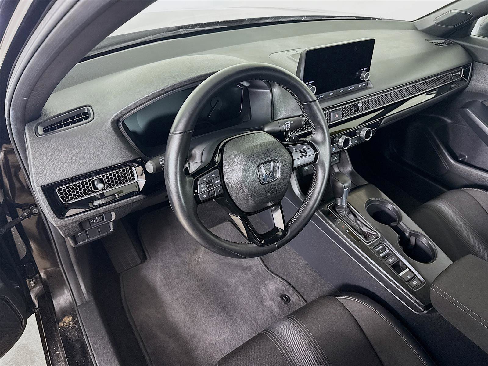 Used 2025 Honda Civic Sport image 9