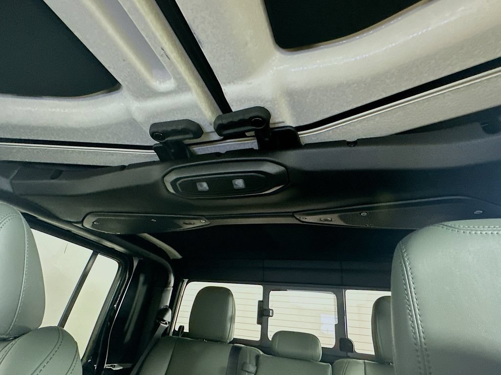 New 2025 Jeep Gladiator Mojave AWD/4WD image 14