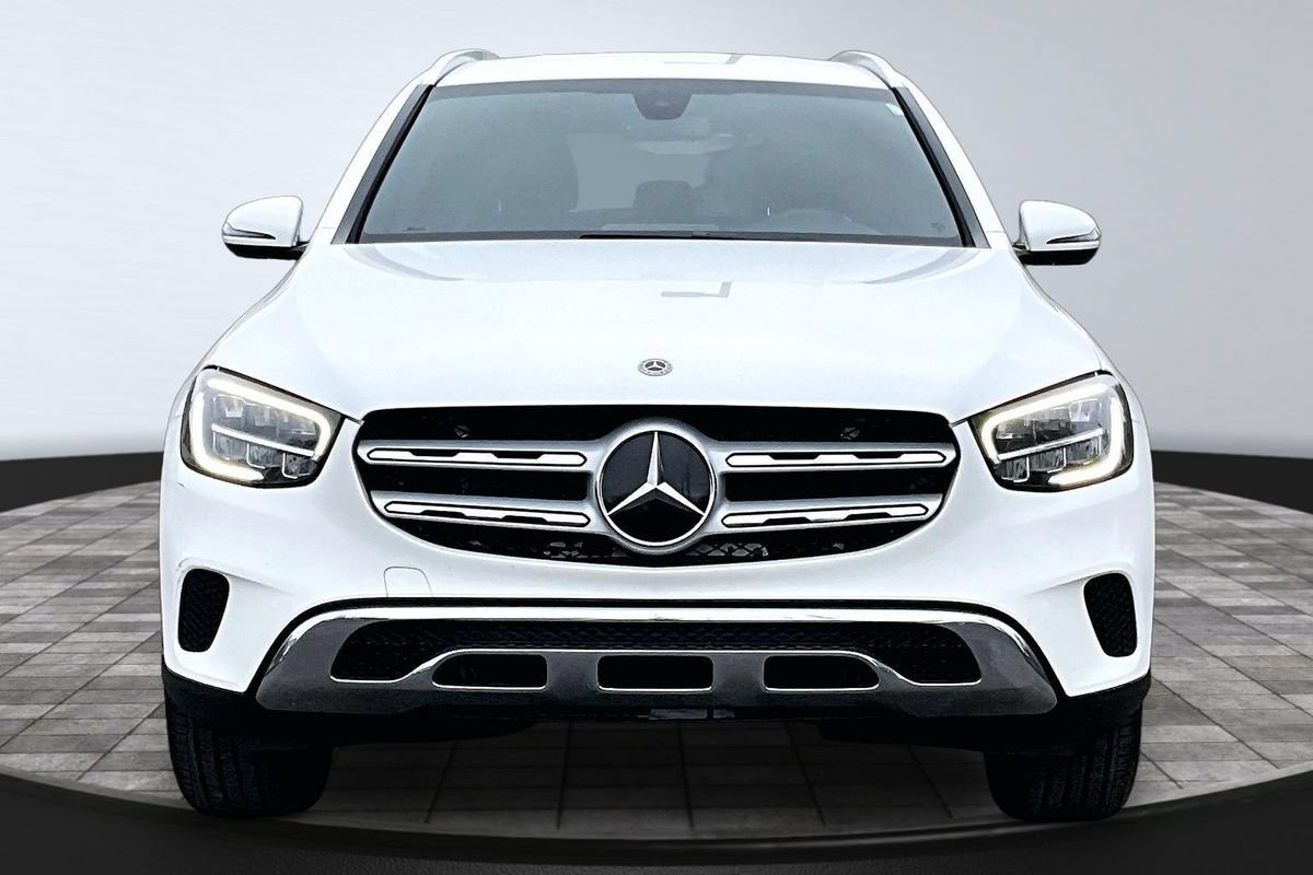 Used 2020 Mercedes-Benz GLC 300 4MATIC image 2