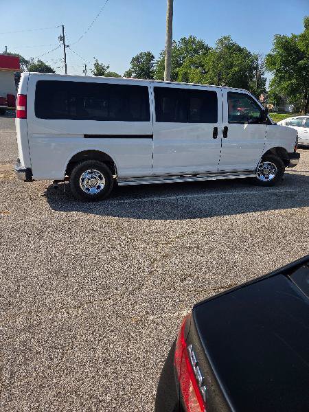 Used 2010 Chevrolet Express 3500 LT w/ LT Preferred Equipment Group RWD image 5