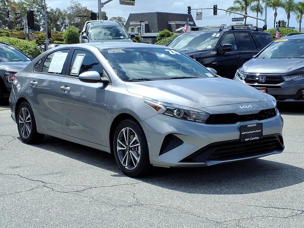 Certified 2024 Kia Forte LXS FWD image 3
