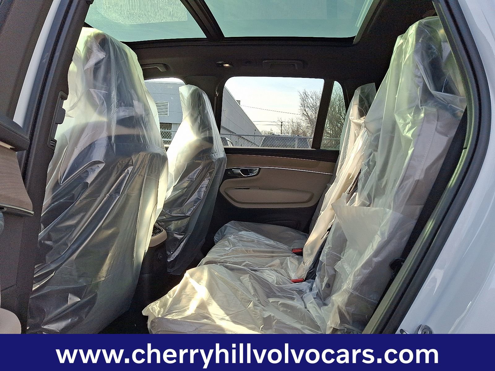 New 2026 Volvo XC90 T8 Plus w/ Protection Package Premier image 7