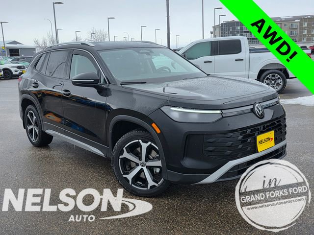 Used 2025 Volkswagen Tiguan SE