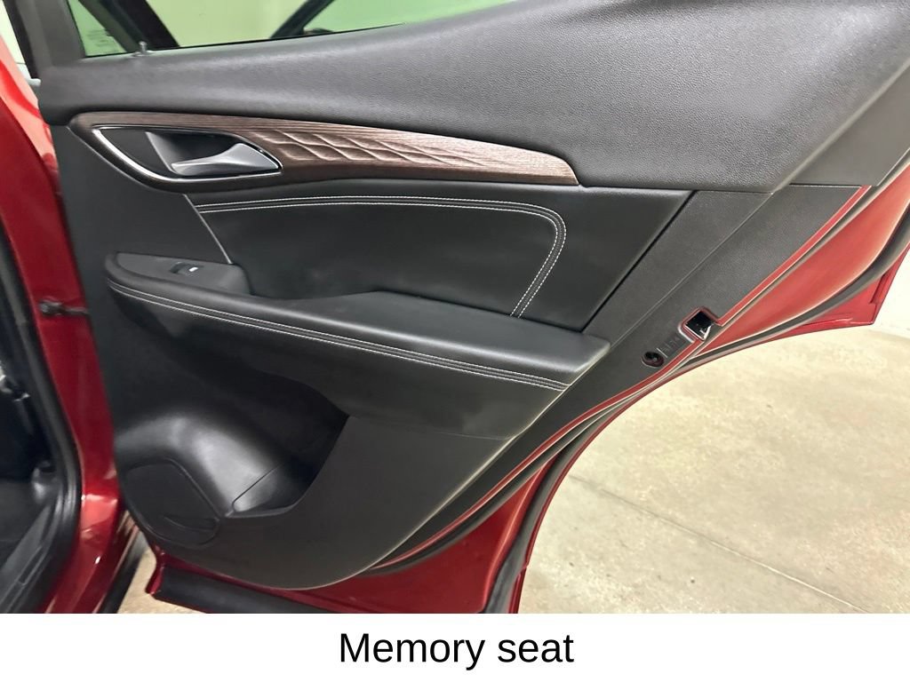 Used 2023 Buick Envision Avenir AWD/4WD image 27