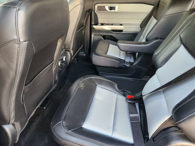 Used 2023 Ford Explorer XLT w/ Equipment Group 202A AWD/4WD image 31