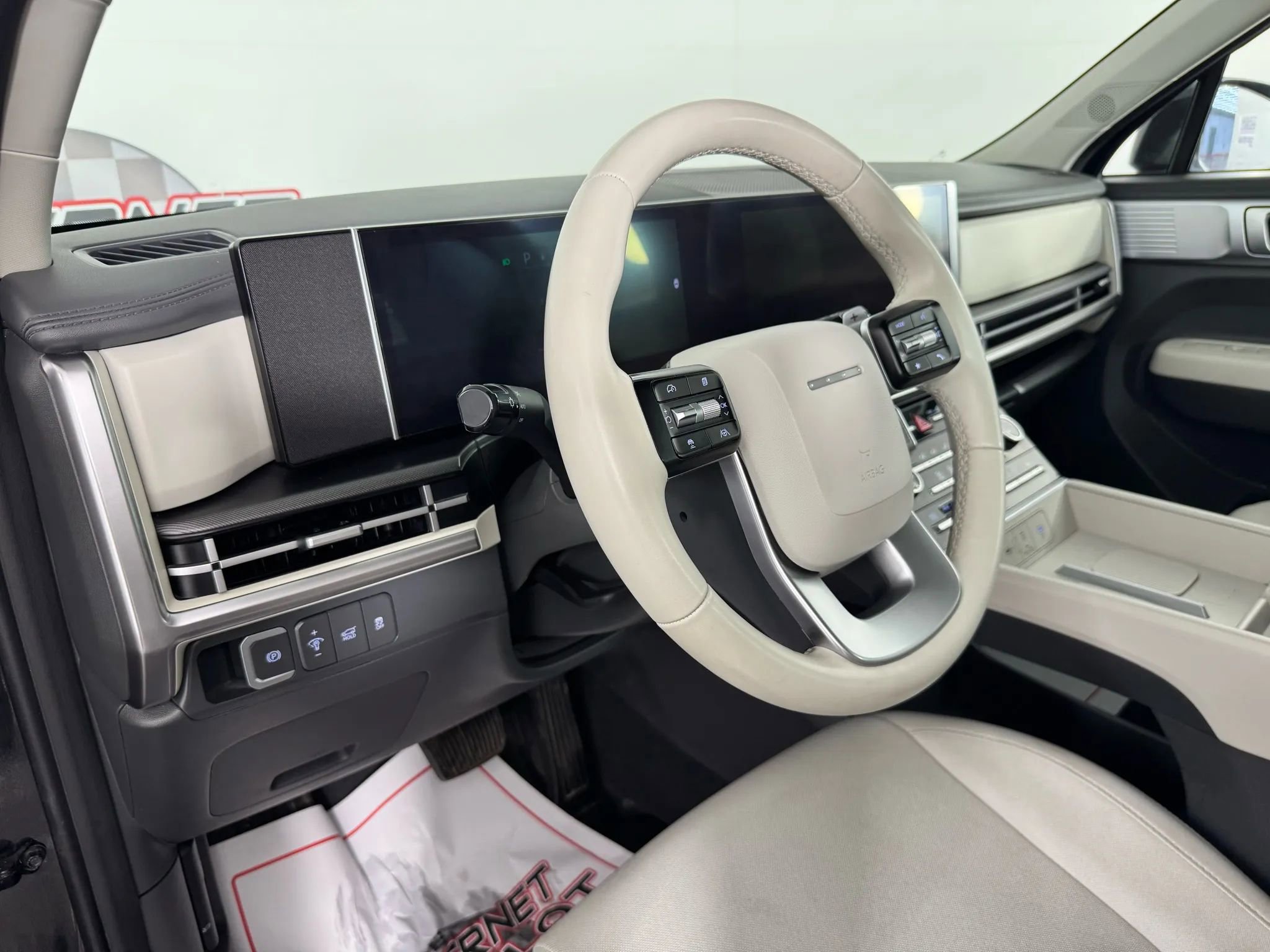 Used 2024 Hyundai Santa Fe SE image 10