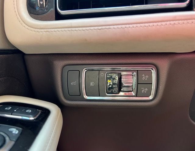 Used 2020 Lincoln Aviator Black Label w/ Dynamic Handling Package AWD/4WD image 12