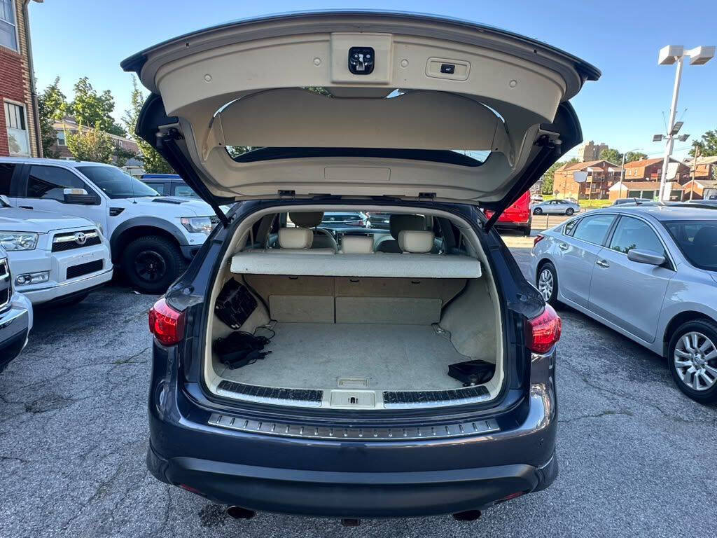Used 2011 INFINITI FX35 AWD w/ Premium Pkg image 21