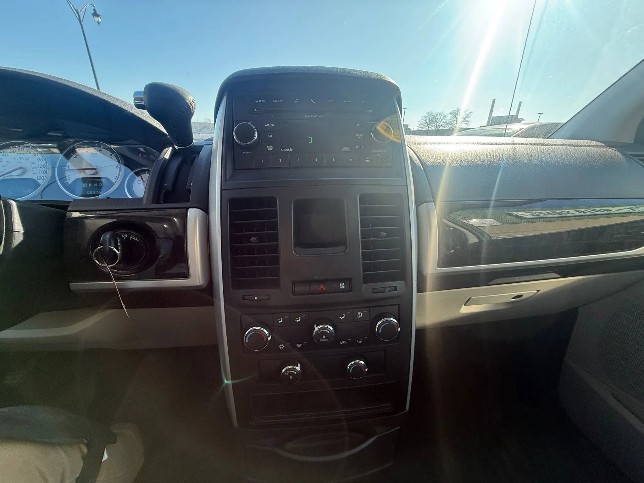 Used 2010 Dodge Grand Caravan SXT FWD image 5