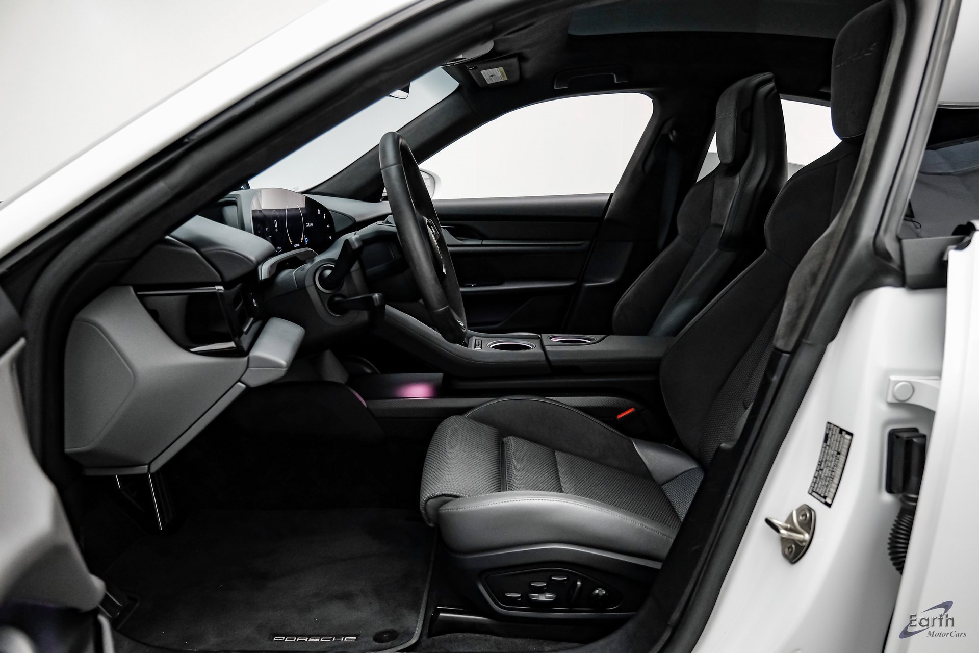 Used 2020 Porsche Taycan Turbo S image 34