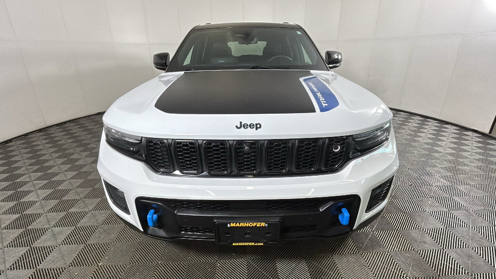 Used 2023 Jeep Grand Cherokee Trailhawk w/ Advanced Protech Group II AWD/4WD image 9