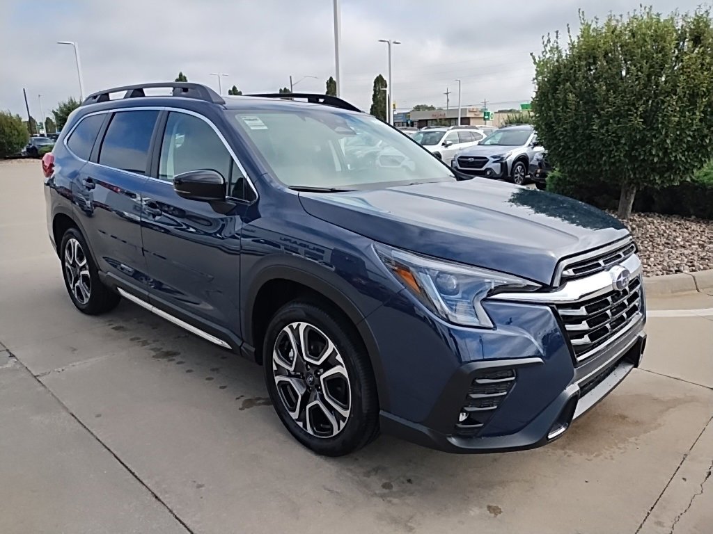 New 2025 Subaru Ascent Limited image 5