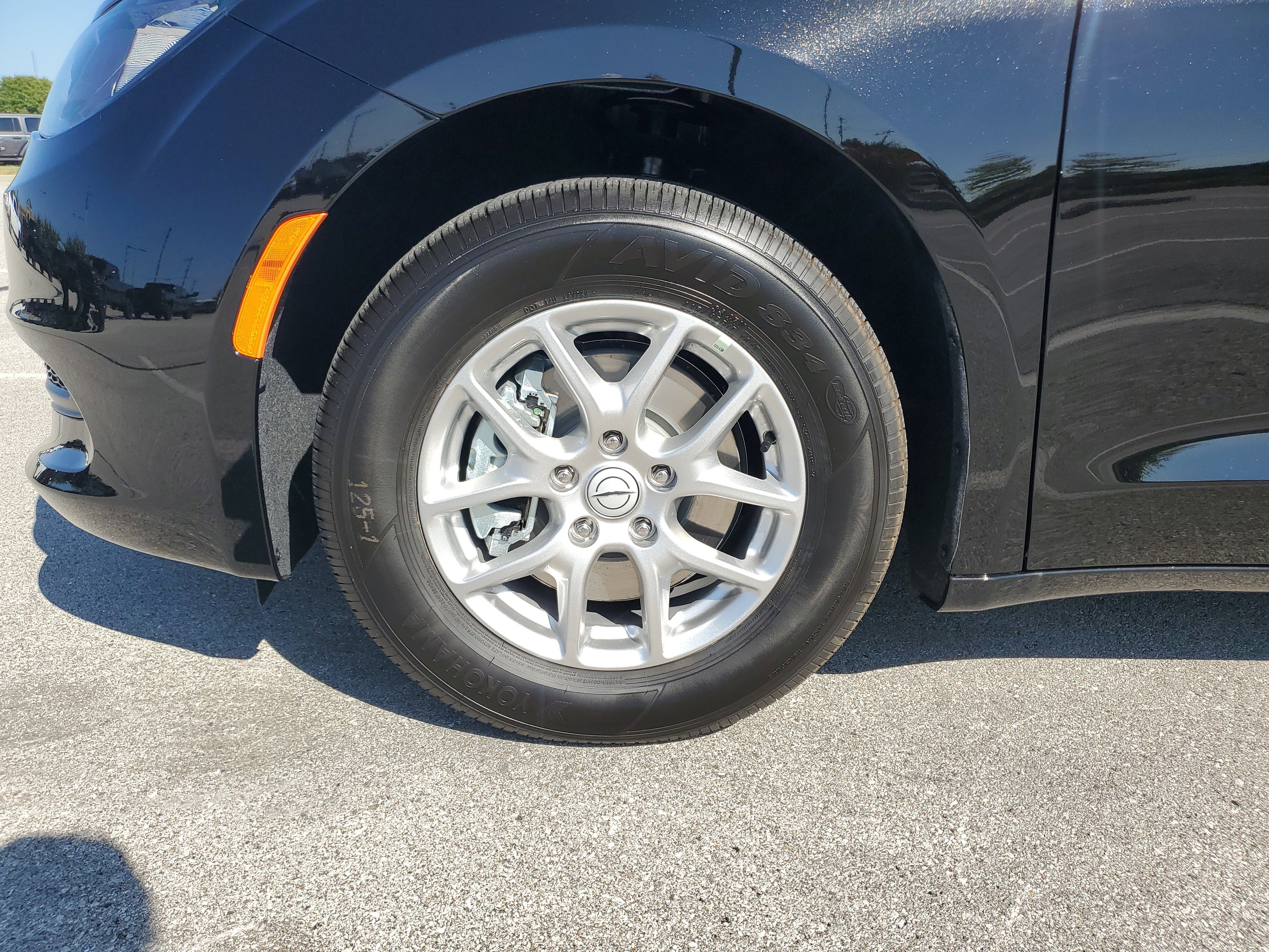 New 2026 Chrysler Voyager LX image 4