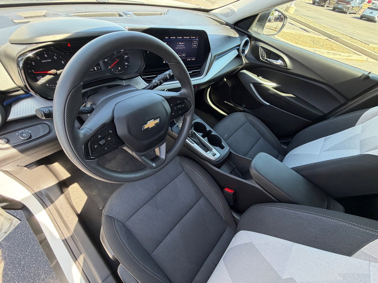 Used 2025 Chevrolet Trax LS image 15