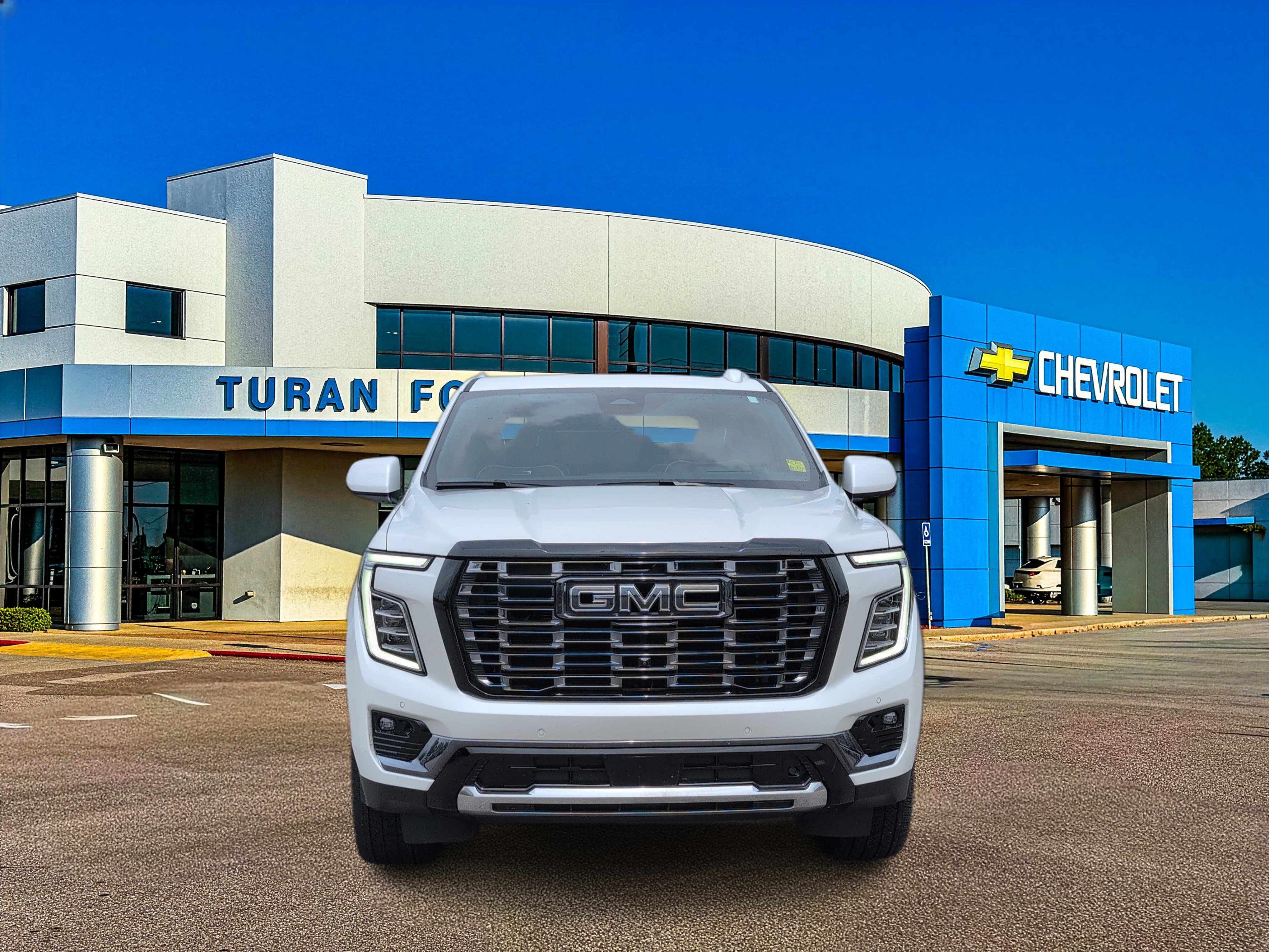 Used 2025 GMC Yukon Denali Ultimate w/ LPO, Floor Liner Package AWD/4WD image 10